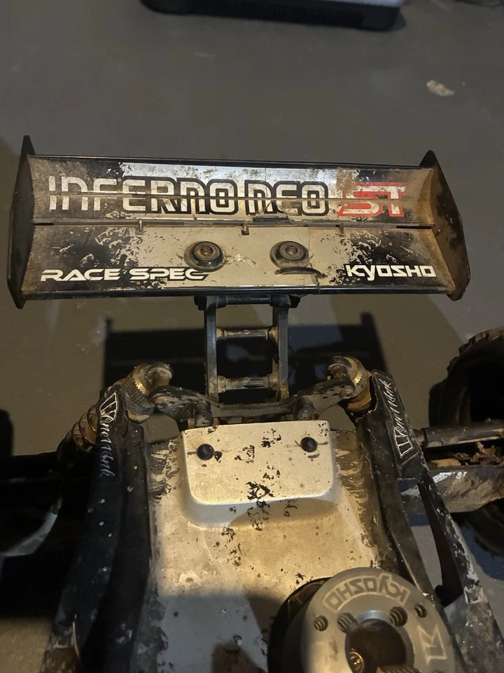 Kyosho INFERNO ST 1/8 Scale 4WD Truggy with KE25 engine with pullstart - Image 4 of 4