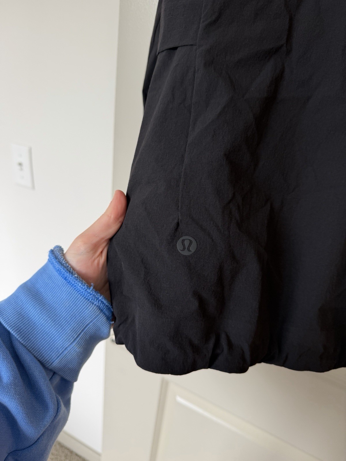Lululemon Stretch Cargo Jacket in Black Men's Size Large Hooded image 5