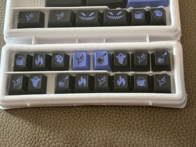 RARE Sealed GMK Nightshade Novelties Kit FPTK1228 Genuine Cherry MX Keycaps