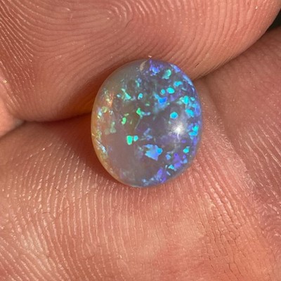 Australischer Lightning Ridge Dark Crystal Opal 1,8 ct Oval 10x8x4mm Ringstein