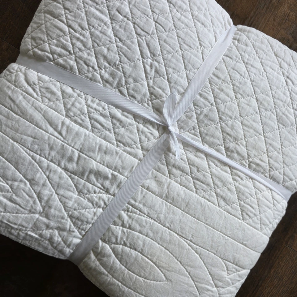 Edredón de vieira Pottery Barn Heirloom KING Cal/King blanco NUEVO Foto 3 de 4