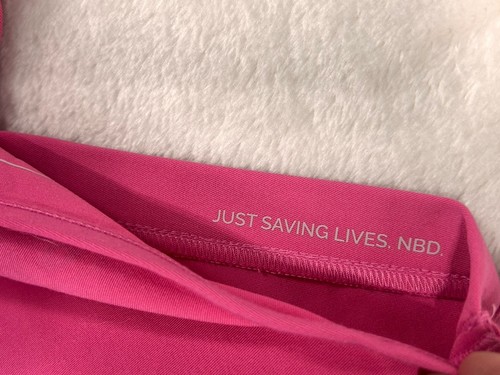 FIGS Technical Collection Scrub Top Womens XXL Two Pocket Pink - Picture 6 of 7