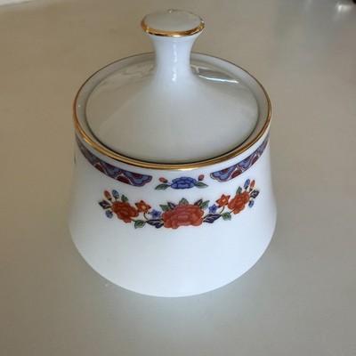 Crown Ming Sugar Bowl with Gold Trim Floral Design 