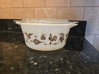 Vintage 1.5 QT PYREX BROWN EARLY AMERICAN Design Glass Lidded Casserole 474-B