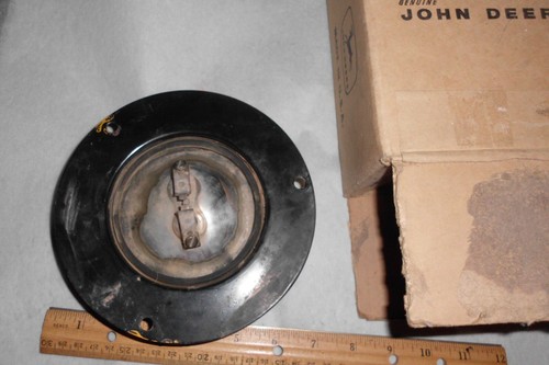 NOS Vintage John Deere Tractor Light Assembly AT 11935 T - Picture 2 of 4