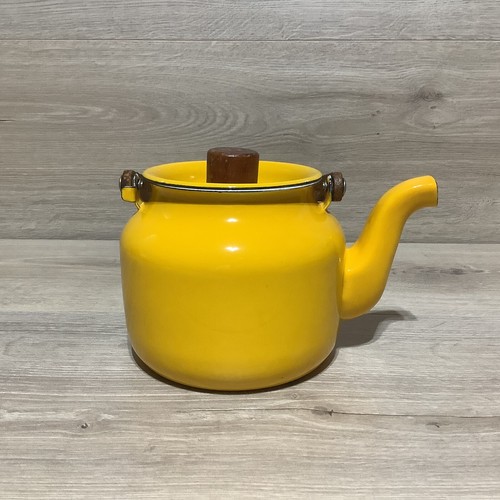 Vintage MCM Yellow Enamel Tea Kettle Small With Lid and Wood Handle EnamelWare - Picture 5 of 11