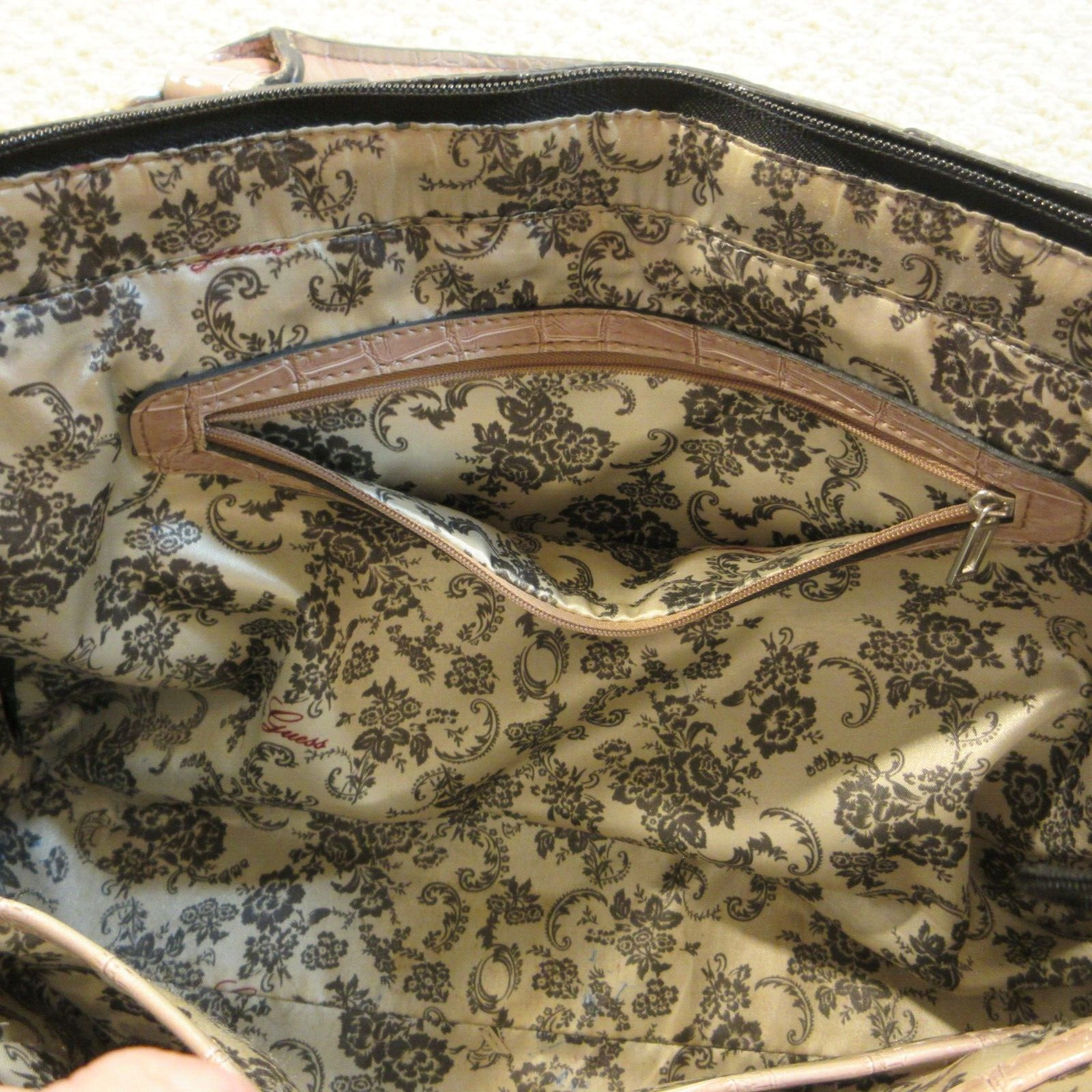 GUESS PURSE brown and black - image 8