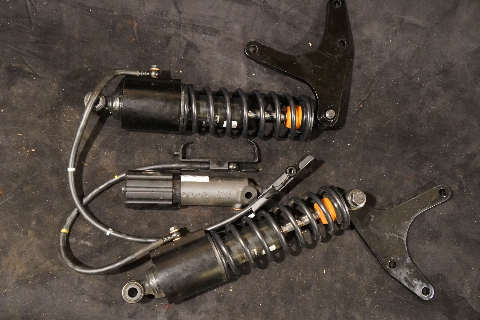 Premium Adjustable OEM Rear Shocks 54000144 15+ Harley Trike Triglide FLHTCUG eBay