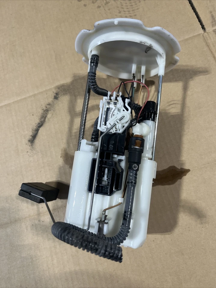 Infiniti G37 Vq37HR 2011 conjunto de bomba de gas combustible OEM # 170401NC0C Foto 4 de 4