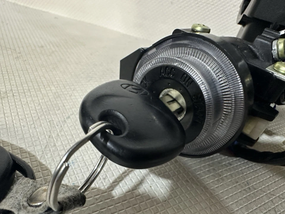 2011-2014 Hyundai Sonata Ignition Switch With Key And Door Lock OEM - Image 2 of 4