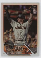 2023 Topps Series 2 Rainbow Foil Bryce Johnson #571 0v4e