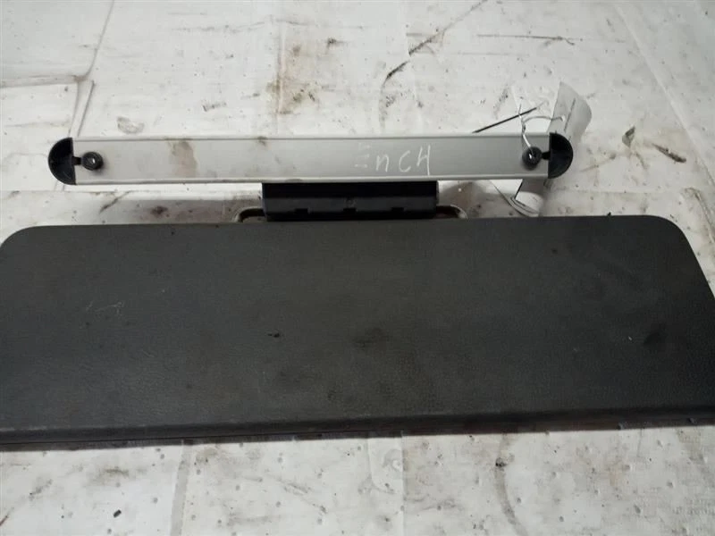 Parasol izquierdo sobre puerta Volvo VNL (10006387 Foto 2 de 4