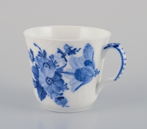 Royal Copenhagen Blue Flower Curved. Set of six coffee cups with saucers. - Picture 4 of 8