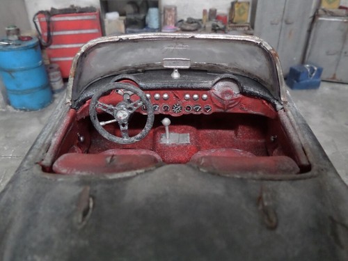 DiORAMA OFFiCiNA GARAGE & CHEVROLET CORVETTE SPiDER "BARN FiND RUSTY" 1/18 - Foto 13 di 17