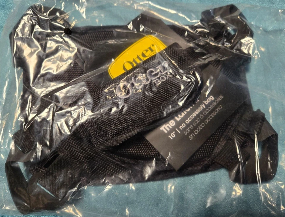 New OtterBox The Latch II Handheld Tablet Carrying Case 77-30410 for 10" iPad - Image 2 of 4