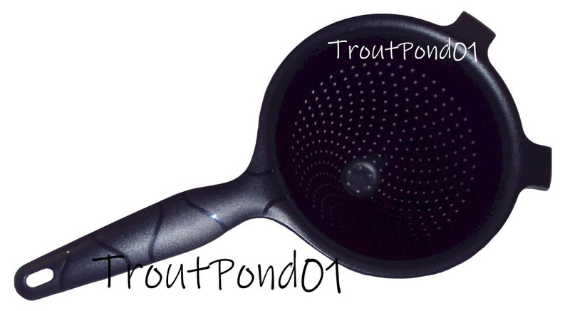TUPPERWARE 3 Cup Colander Strainer with Handle Cone Shaped Chinois Dark Blue