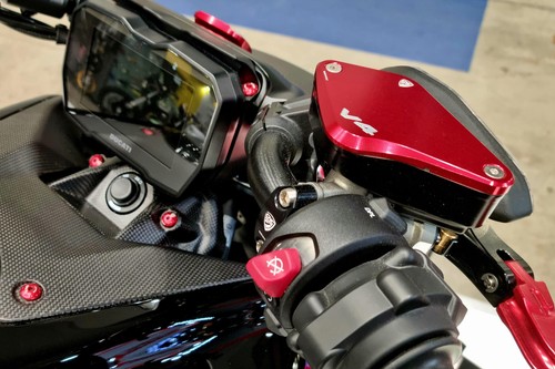 Ducati Diavel V4 2023-2024 CNC Racing Brake & Clutch Fluid Tank Caps Red - Picture 2 of 3