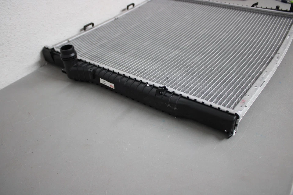 2001 2006 BMW X5 (MT) FRONT RADIATOR Foto 4 de 4