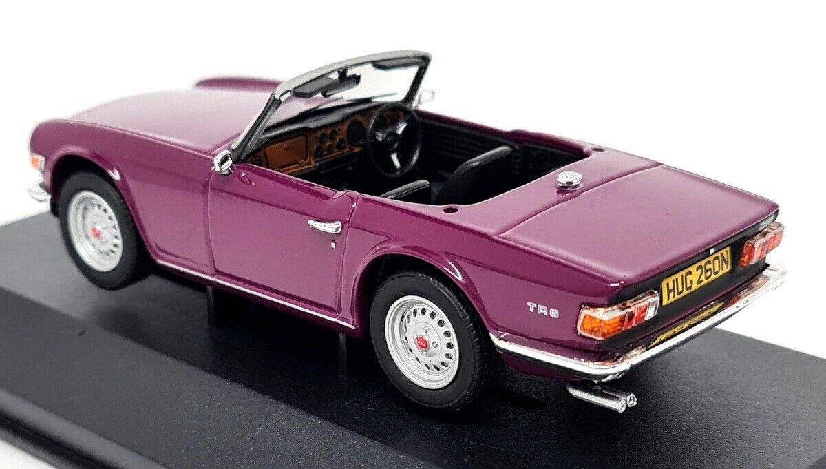 Vanguards 1/43 - Triumph TR6 Roadster Magenta Diecast Scale