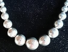VINTAGE * NAVAJO MODERN STYLE * STERLING SILVER PEARLS * GRADUATED 24" NECKLACE