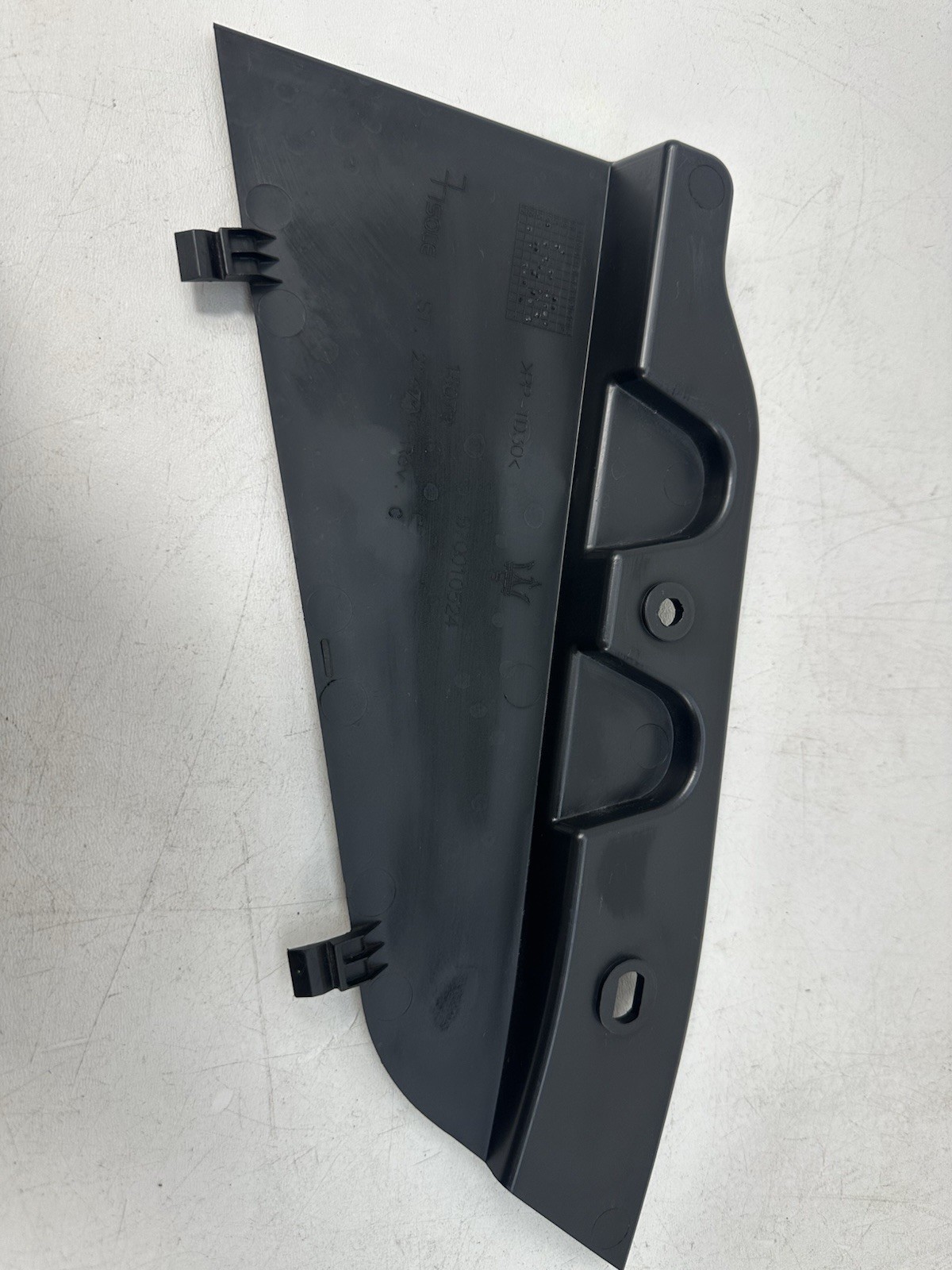 Maserati Ghibli 2014-2021 Front Right Trim panel P/N 670010524