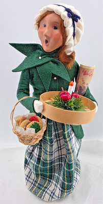 Byers Choice Traditional Shopper Woman With Baked Goods 12'' The Carolers 2009