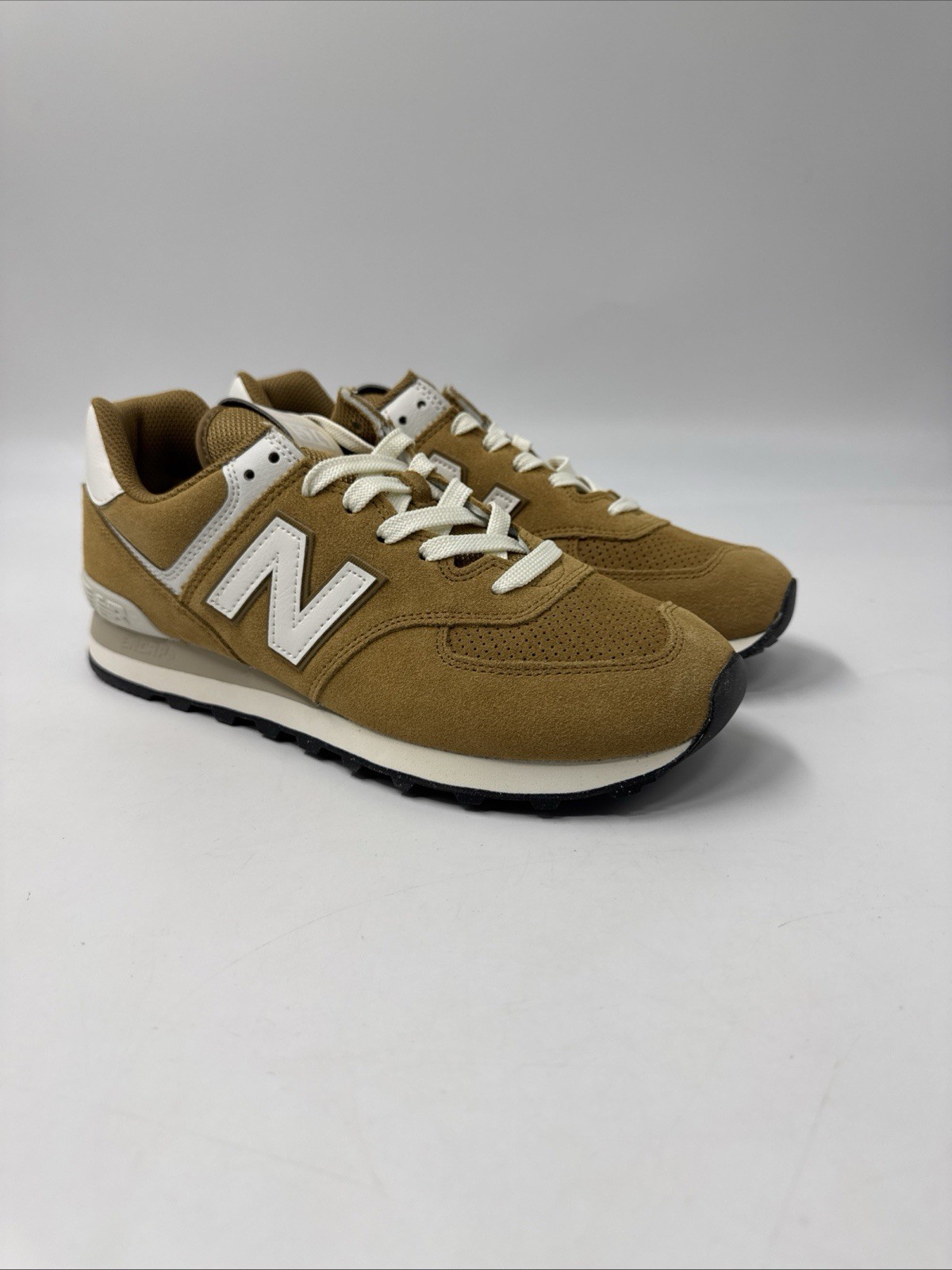 New Balance 574 Classics Brown/White U574WCE Men’s Size 8.5