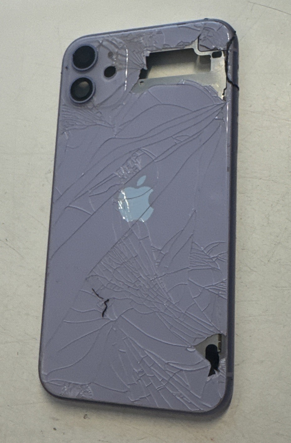 Coque originale Apple iPhone 11 cadre vitre cassée pour reconditionné violet ...