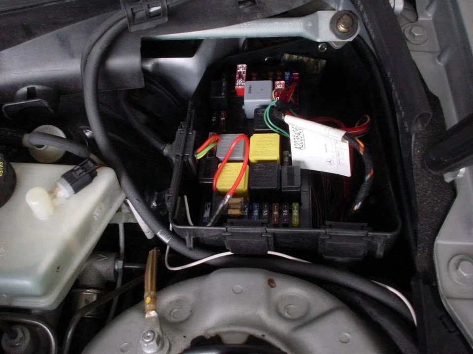 Conjunto de módulo de control de adquisición SAM relé de fusibles delanteros para Mercedes W203 W209 Foto 4 de 4