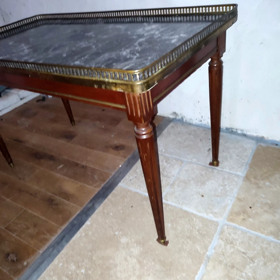 Table basse style Louis XVI plateau marbre , laiton bronze .... - Photo 3/4