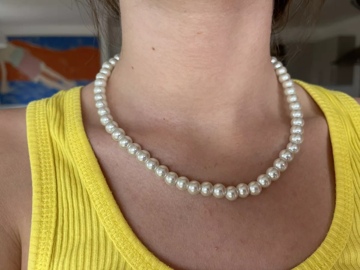 String of hotsell pearls jewellery