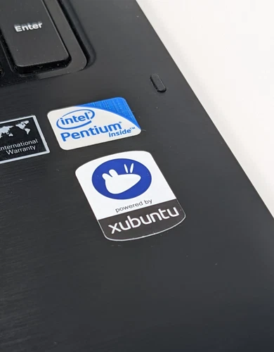 3x Powered by Xubuntu Linux vinyl Decal Sticker Computer PC Laptop Badge