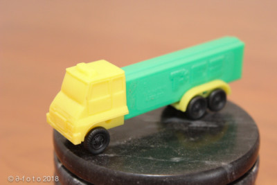 OLD PEZ ヴィンテージペッツ vintage PEZ truck PEZ Vintage Truck PEZ candy dispenser Green 5 Yellow R3 Made in