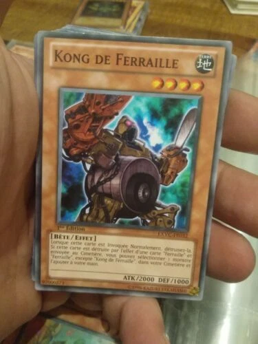 Carte monstre yu-gi-oh! à l'unité de jeux de cartes à collectionner