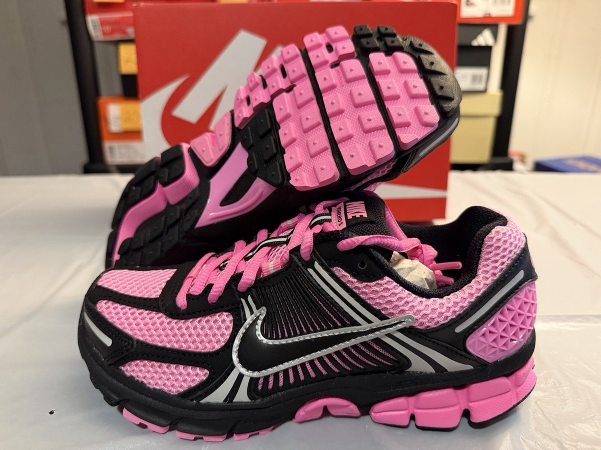 Vomero Pink and Black Mens Sneakers Nike Zoom Vomero 5 - Men main image 4