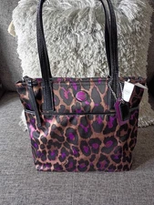 Coach F25282 Signature Sateen Ocelot Print Tote Bag Purse Black Purple