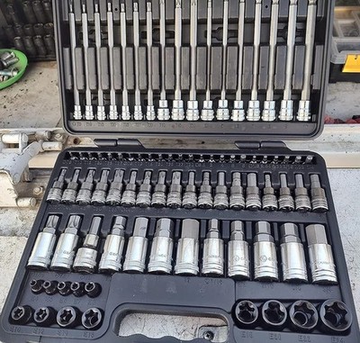 GEARWRENCH 80742 Master SAE/Metric Hex And Torx Bit Socket Set - 84 Pc.
