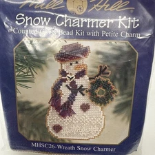 Mill Hill Snow Charmer Counted Glass Bead & Charm Kit Wreath Snow Charmer MHSC26