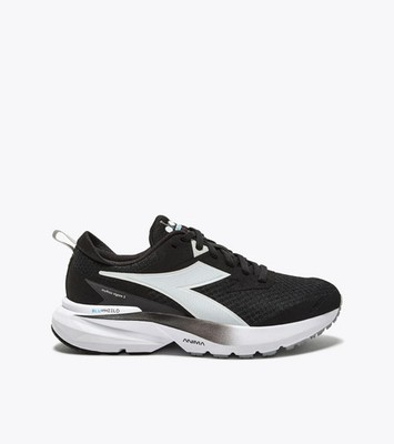 Women's Diadora Mythos Blushield Vigore 3, Black/White, 7.5 B Medium US