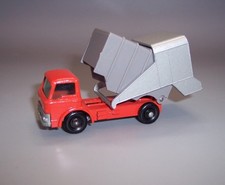 "MATCHBOX" LESNEY REGULAR WHEELS 7-C FORD REFUSE TRUCK *NO CUTOUT on SIDE* MINT