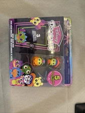 2024 Disney Doorables NEON GLOW PEEK Mystery 5 Pack Nemo / Roo Petite Hourly