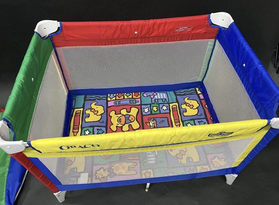 VTG 1990s Graco Pack N Play Red,Yellow,Green, Blue Retro Baby Travel Crib w/bag - Image 4 of 4