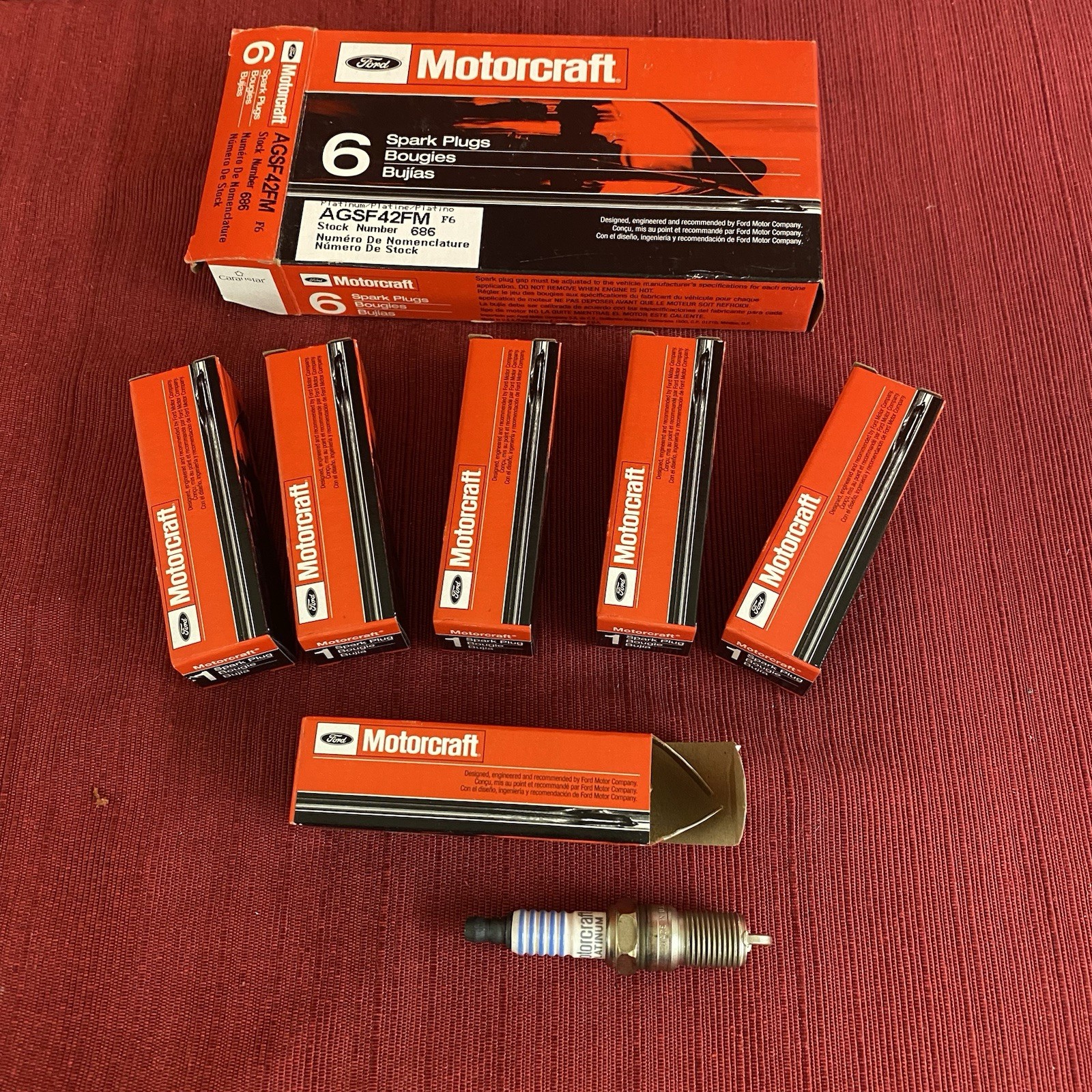 New Set of 6 Genuine Ford Motorcraft 686 Spark Plug-Platinum AGSF42FM