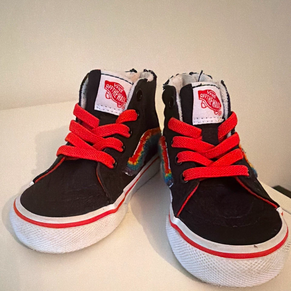 VANS Sk8-Hi Unisex Kids High Top Sneakers Black/Red Lace Up Zip US 5 - Image 1 of 4