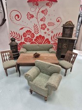 Antike Puppenstubenmöbel, Sofa mit Stühlen und Zubehör,  Puppenstube, Schrank