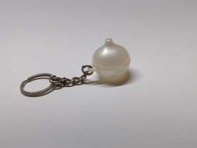 NEW Tupperware Mini Pearl Onion Keeper Keychain Tiny Treasures WHITE (I)