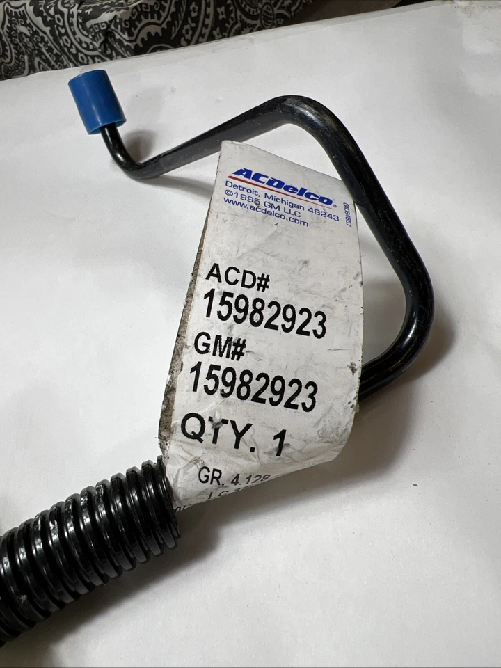 Línea de salida auxiliar de fluidos genuina OEM GM Chevrolet C1500 1993-1995 15982923 Foto 4 de 4