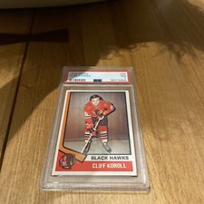 1974 TOPPS HOCKEY #35 CLIFF KOROLL PSA 7