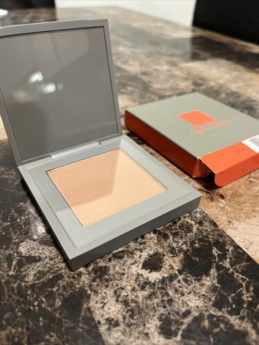 Mac Brooke Shields Bronzing Powder - Picture 2 of 3