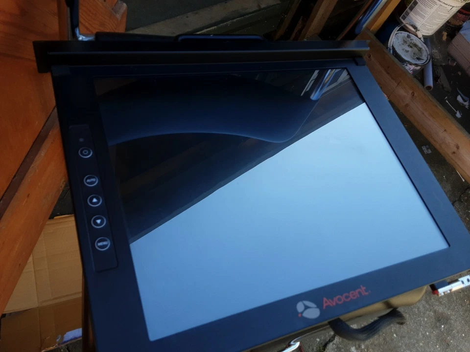 Avocent 1u 17" Lcd17swt8-001 8 Port Server LCD Monitor Only - Image 4 of 4